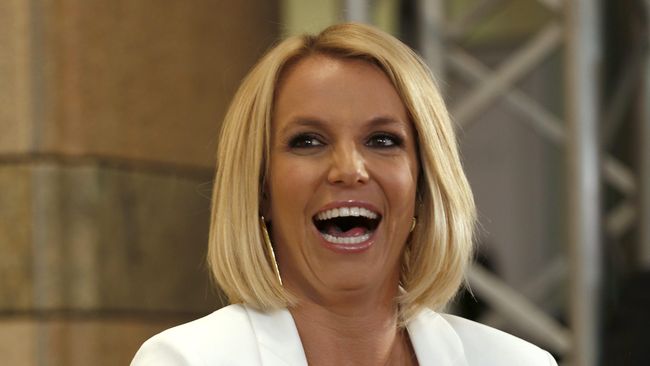 Kemahalan, Konser Britney Spears Dihujat 'Britney Army'