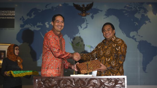 Proyek sistem perdagangan luar negeri di vb