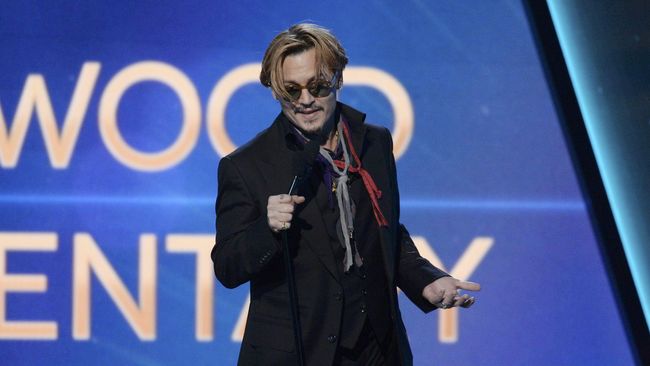 Johnny Depp Jadi Kekasih Dumbledore di 'Fantastic Beasts 2'