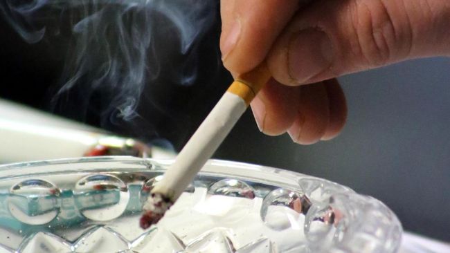 Ingin Lihat Komet? Simpan Rokok Terlebih Dahulu