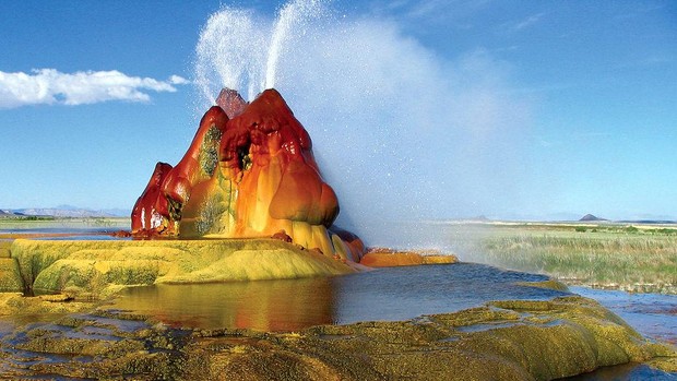 Fly Geyser, Nevada