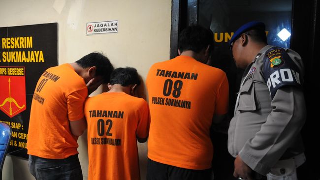 Telepon Anies, JK Minta Begal Diberantas lewat Pendidikan