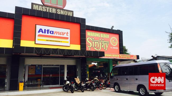 Cerita Mustolih Menggugat Transparansi Dana Donasi Alfamart