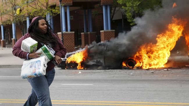 Kerusuhan di AS, Kota Baltimore Seperti Medan Perang