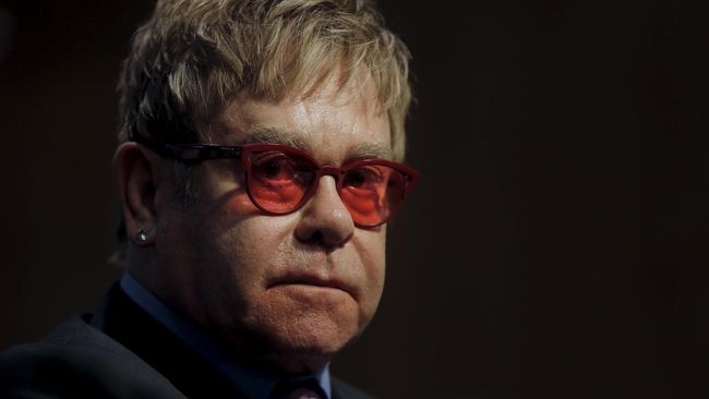 Elton John kecewa Batal Bertemu Vladimir Putin