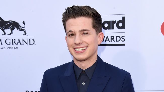 Charlie Puth Konser Indonesia | charlie puth lain di karpet merah lain pula di konser Charlie Puth Konser Indonesia | charlie puth lain di karpet merah lain pula di konser
