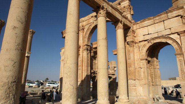 Militer Suriah Lancarkan Serangan Udara untuk Rebut Palmyra