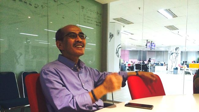 Faisal Basri Kritik Pemerintah Yang 'Menahan' Harga BBM