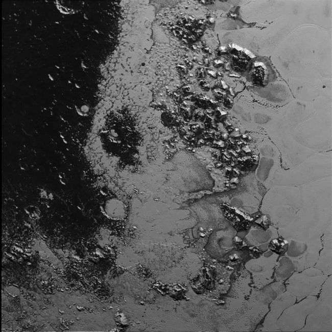 New Horizons Ungkap Gunung Es 'Muda' di Pluto