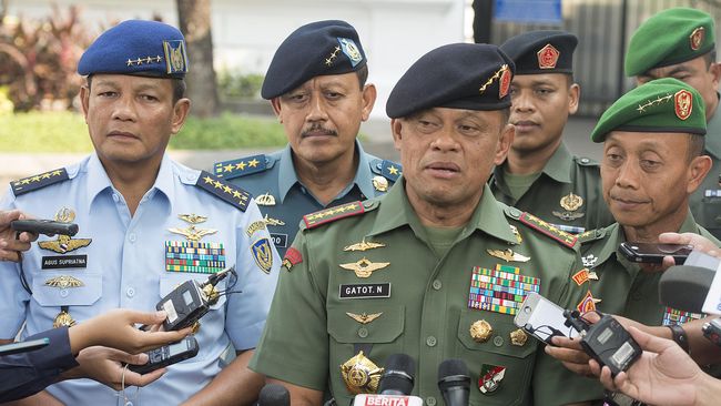 Unjuk Kekuatan dan Lontaran Peluru Tajam di HUT ke-70 TNI