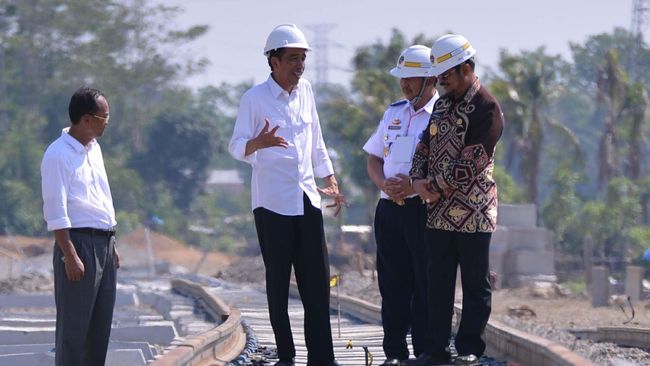 Ditinjau Jokowi, Rel Kereta Trans Sulawesi Baru Selesai 16 Km