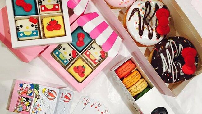 There are Hello Kitty cafe at Captain America home There are Hello Kitty cafe at Captain America home