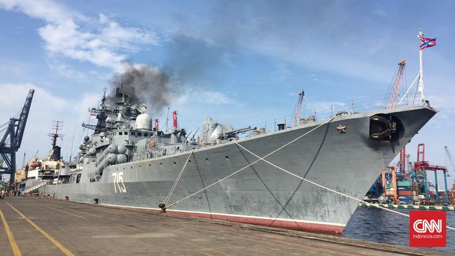 Rusia Pamerkan Kapal Perang Penghancur di Tanjung Priok