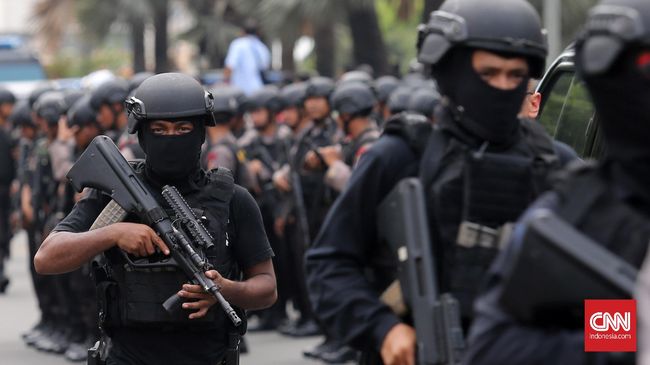 Densus 88 Baku Tembak Dengan Terduga Teroris di Tangsel