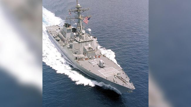 China Usir Kapal Perang AS dari Laut Sengketa