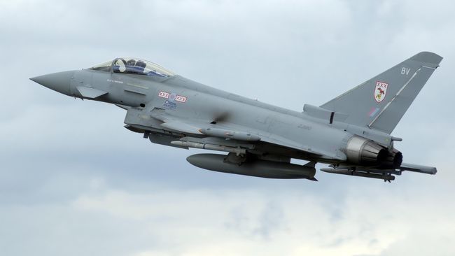 Jet Tempur Inggris Intersepsi Pesawat Militer Rusia