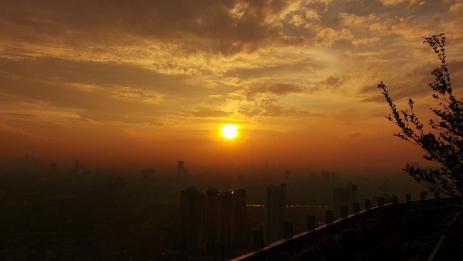 Puisi: Bekasi Timur Sore Hari