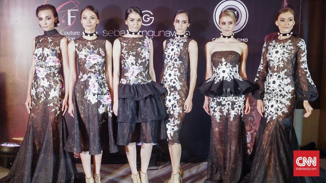 Sebastian Gunawan Pamer Koleksi di Paris Couture Week