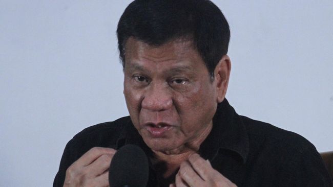 Duterte Dituduh Membunuh Staf Kementerian Kehakiman