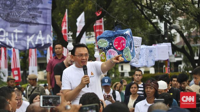 Ahok Siap Adu Program dengan Risma Ahok Siap Adu Program dengan Risma