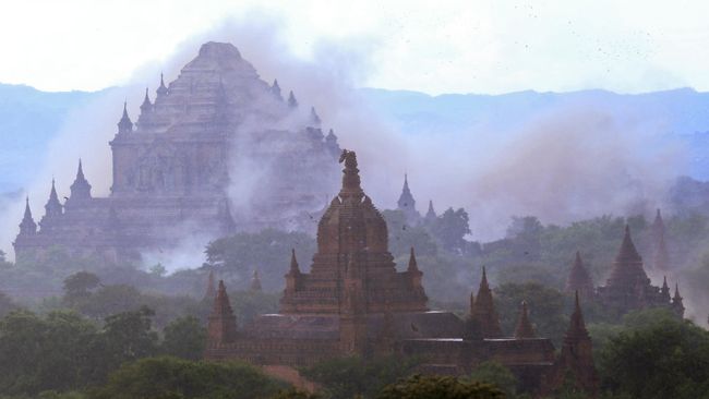 Ratusan Pagoda Hancur dalam Gempa di Myanmar