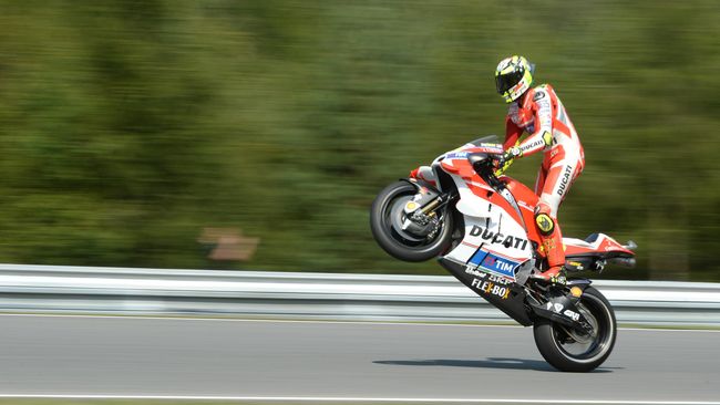 Iannone Tempati Posisi Terdepan MotoGP Inggris