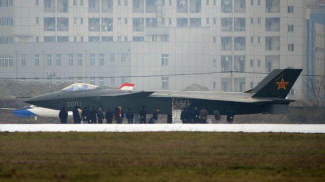 China Akan Pamerkan Jet Tempur Siluman J-20 ke Publik