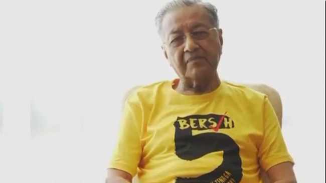 Mahathir Mohamad Ikut Demo Tuntut PM Malaysia Lengser