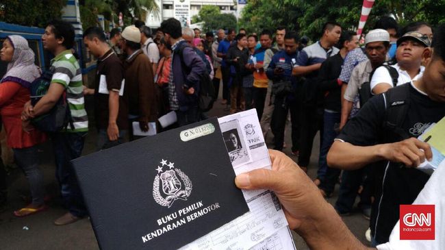 DPR Sebut Kenaikan Biaya STNK Bebani Hidup Warga