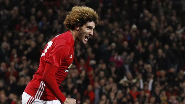 MU Pertahankan Fellaini, Tawarkan Perpanjangan Kontrak