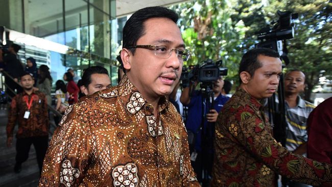 MA Lantik Agung Firman dan Isma Yatun sebagai Anggota BPK RI