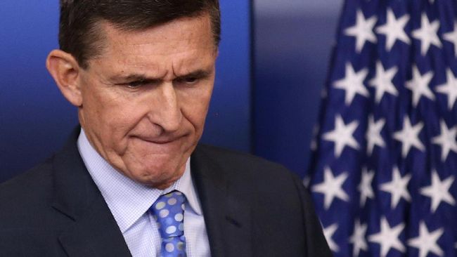 Kehilangan Kepercayaan Motif Trump Minta Flynn Mundur