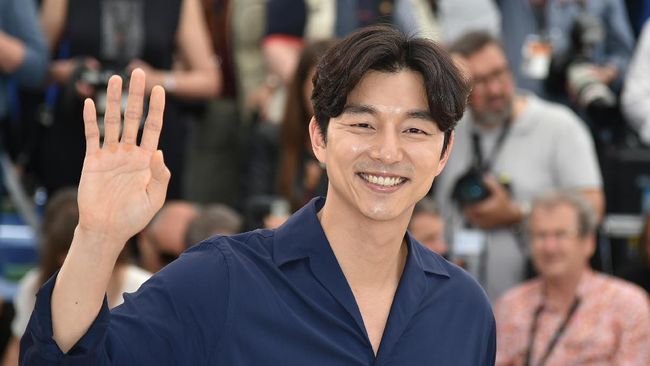 Liburan di Lombok, Gong Yoo Minta Fan Tak Unggah Fotonya
