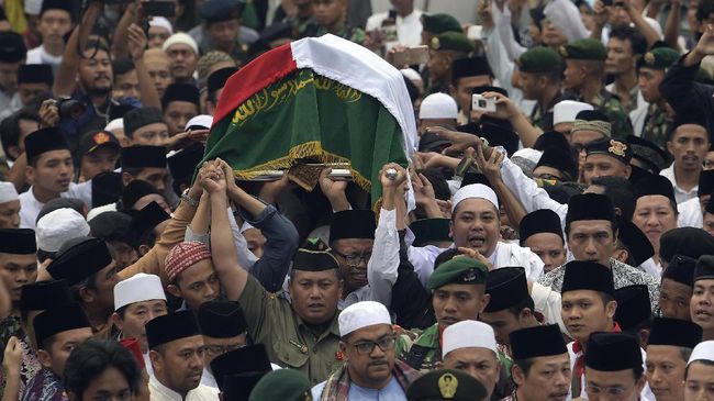 Masyarakat Berbondong Hadiri Tahlil Almarhum Hasyim Muzadi