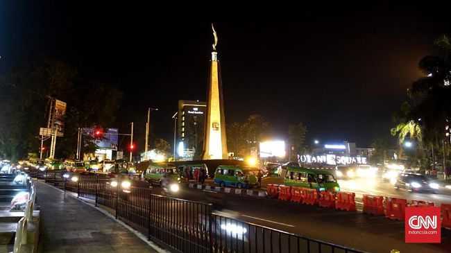 Menempa Kujang Jadi Bilah Pusaka
