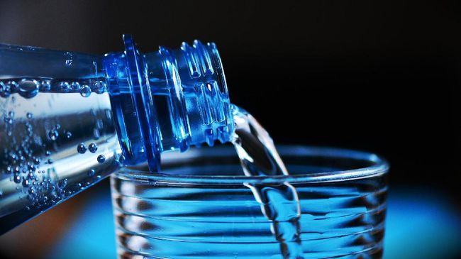 Manusia Bukan Botol Plastik