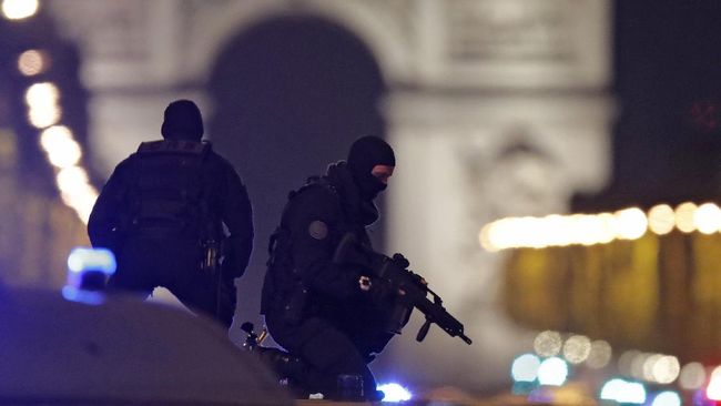 Tersangka Teror Paris Menyerahkan Diri di Belgia