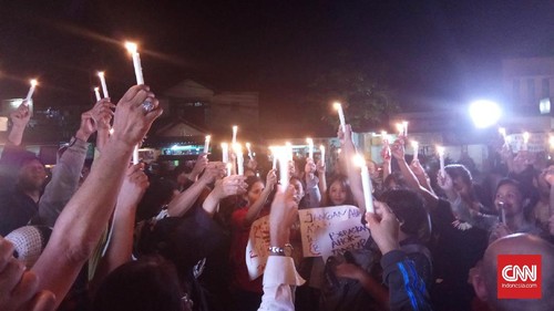 Lilin-Lilin untuk Ahok di Mako Brimob