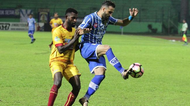 Yanto Basna dan Gairah Kuliah Pesepakbola Indonesia