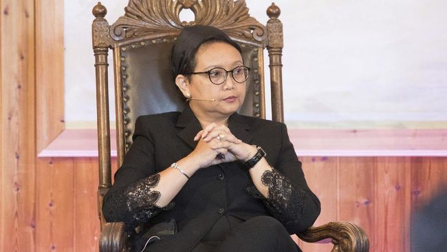 Bagaimana opsi yang diperdagangkan dalam keuangan internasional