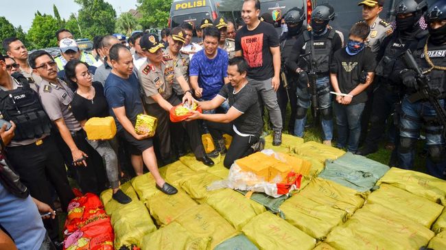 Polisi Tangkap Kapal Pesiar Pembawa Sabu Satu Ton
