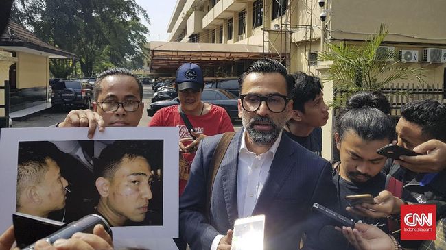 Axel Matthew Dianiaya Oknum, Jeremy Thomas Lapor Polisi