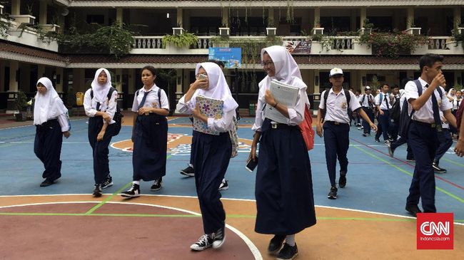 Mendikbud: 5 Hari Sekolah dan 8 Jam Sehari Itu untuk Guru
