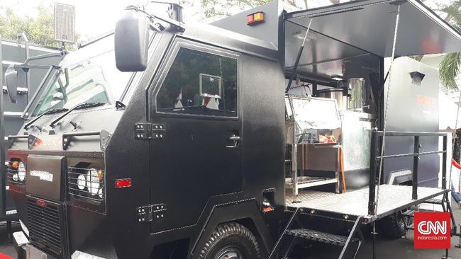Melihat dari Dekat Mobil Dapur Perang Buatan Indonesia