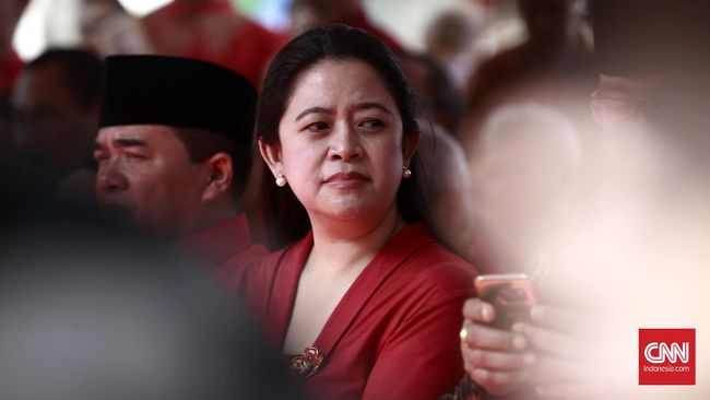 RI Minta Malaysia Tarik Buklet Bendera Indonesia Terbalik