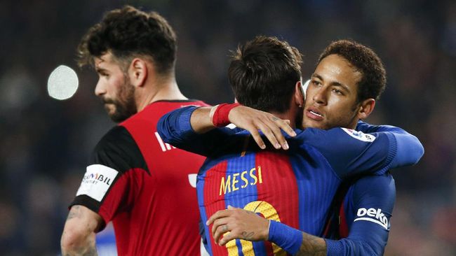 Ronaldinho Sebut Neymar  Selevel Messi dan  Ronaldo 