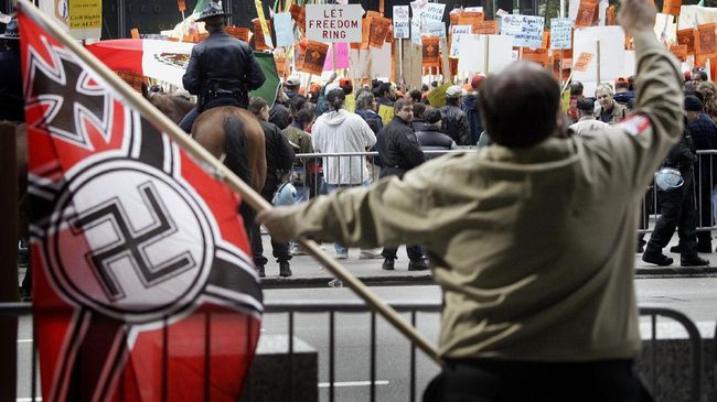 Neo Nazi dan Anti-Fasis Bertemu di Berlin, Suasana Tegang