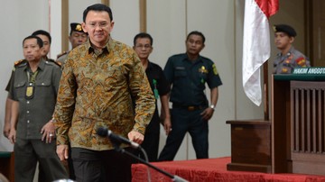 Menanti Akhir Kuasa Ahok di Tangan Tjahjo