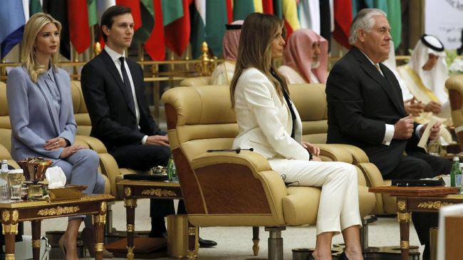 Melania dan Ivanka Trump Dikritik Karena tidak Memakai Kerudung di Arab