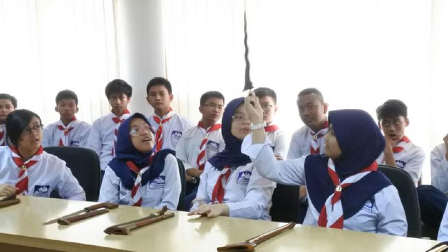 Memperkenalkan Budaya Senjata Tradisional pada Anak Muda